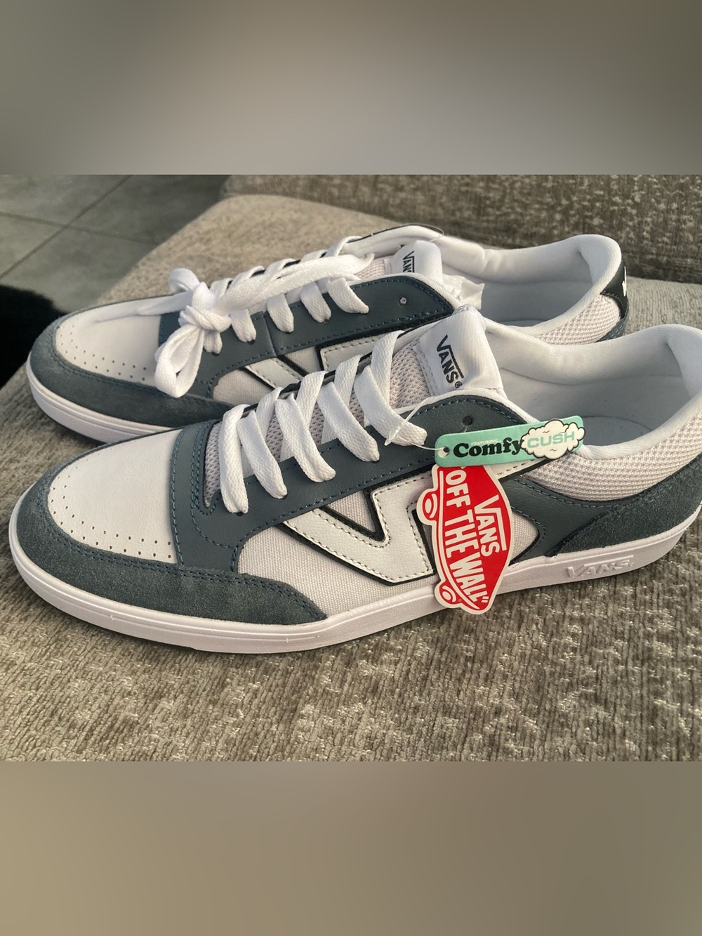 Vans Men’s Lowland Sneakers in White and blue size 12